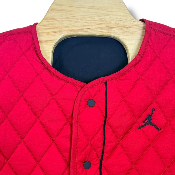 Jordan Reversible Quilted Jacket Women S Red Navy Blue Jumpman Liner DQ4451-687 - Picture 4 of 12